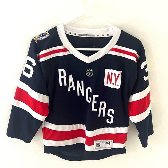 NHL New York Rangers 2018 Winter Classic Mats Zuccarello Jersey, Size: S/M - Picture 1 of 8